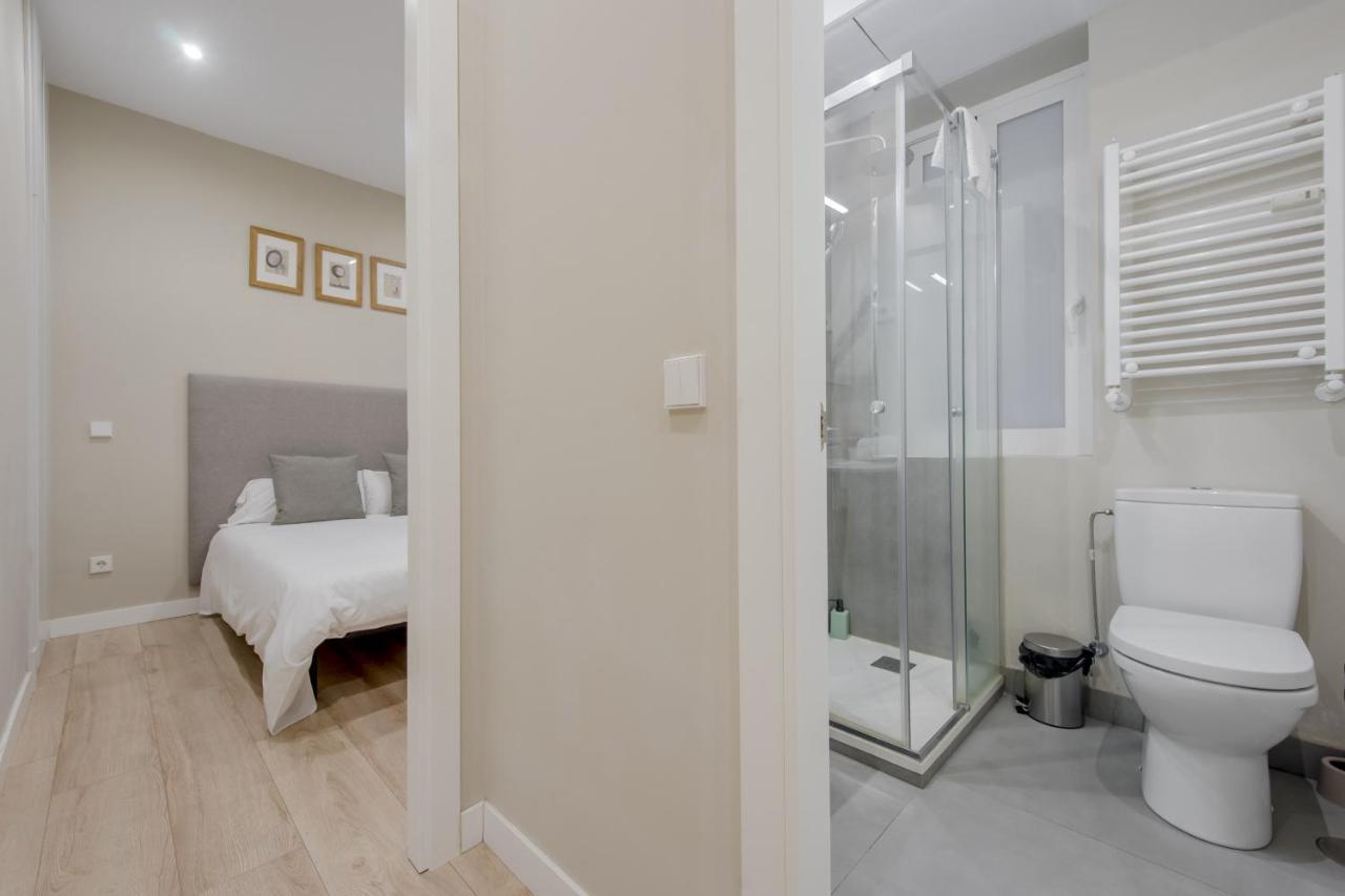 Acogedor Apt 3 Habitaciones Y Terraza En El Centro Мадрид Экстерьер фото