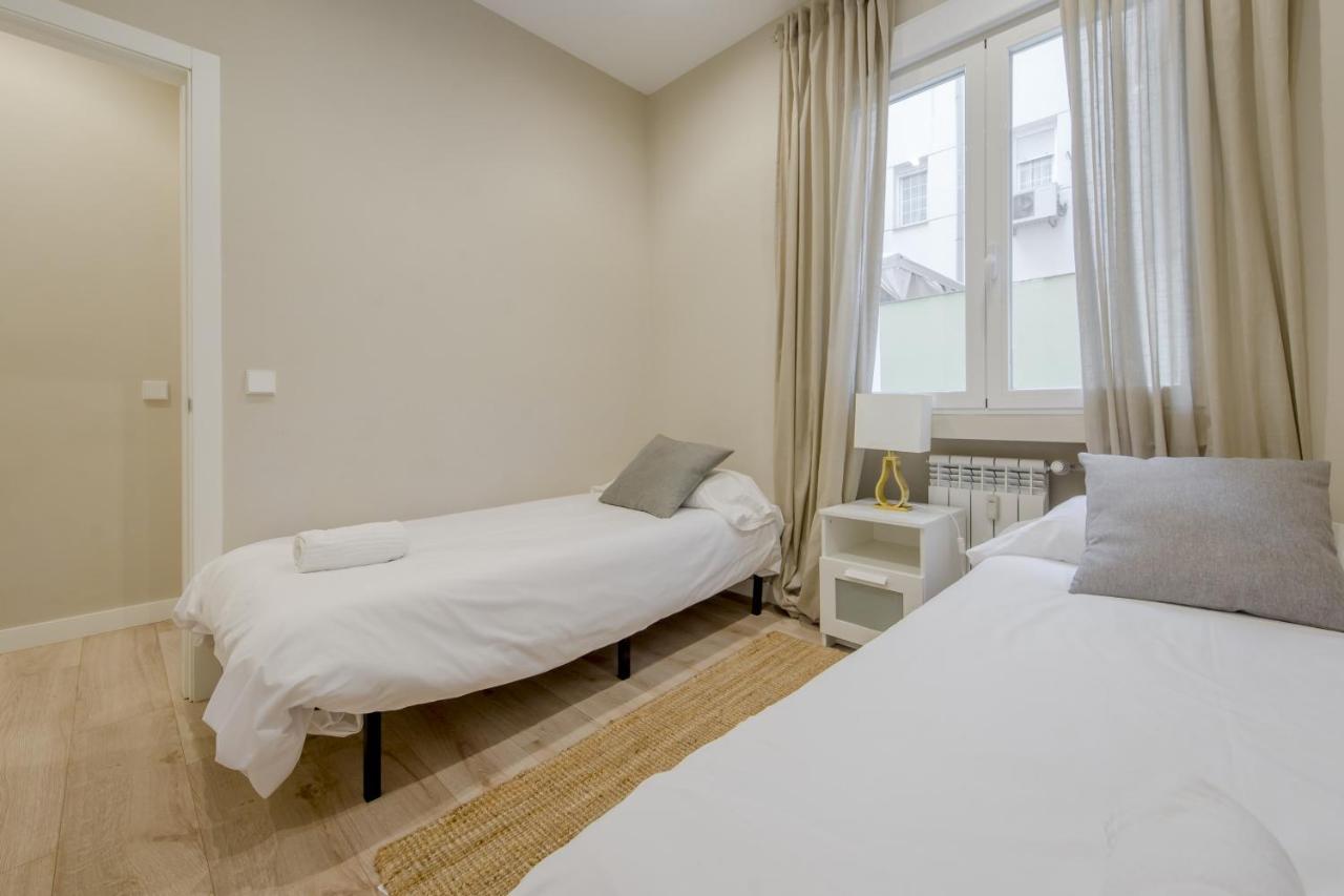Acogedor Apt 3 Habitaciones Y Terraza En El Centro Мадрид Экстерьер фото